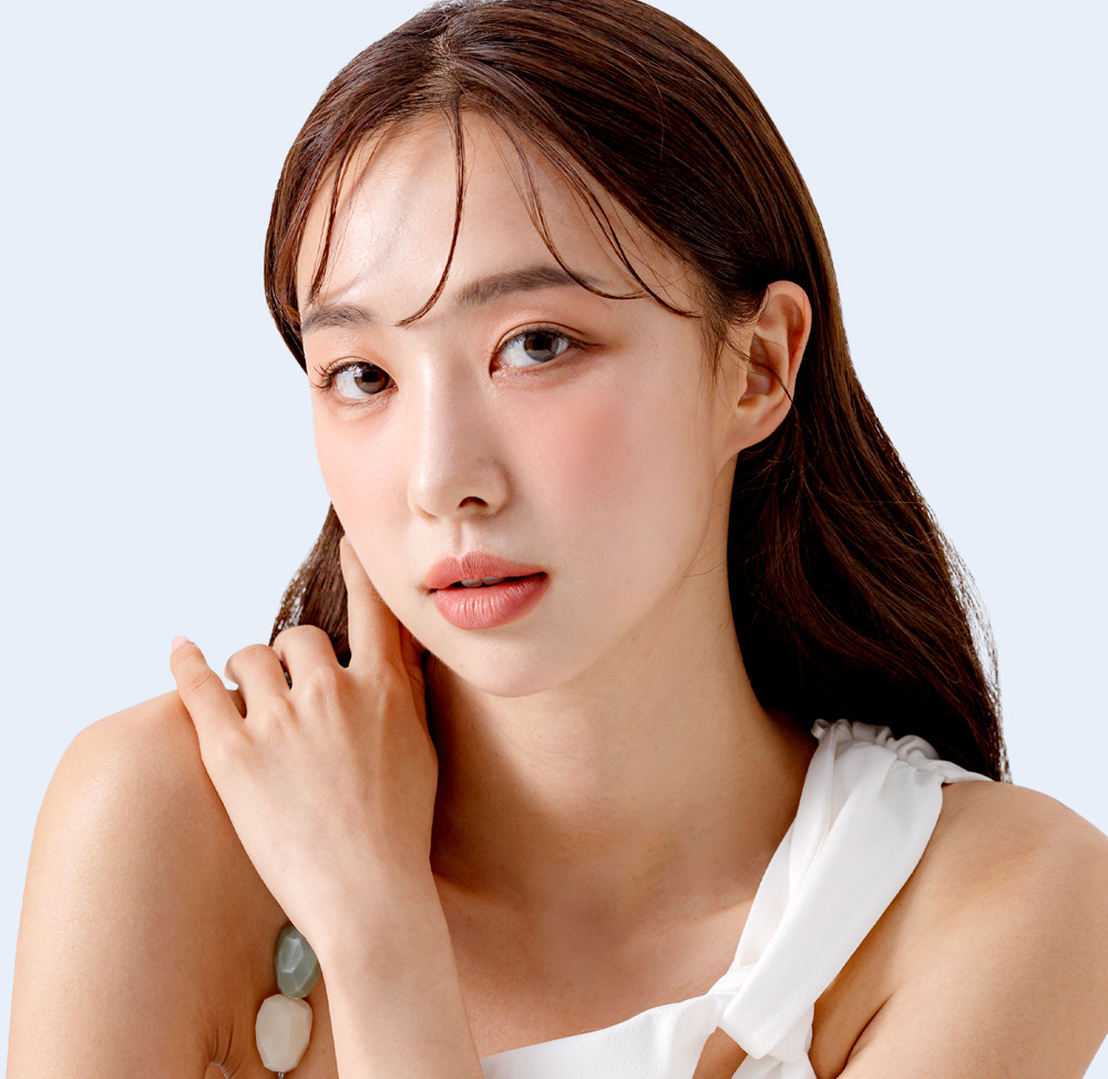 민트실리프팅 여성 모델