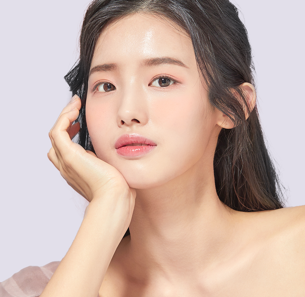 절개 쌍꺼풀 여성 모델